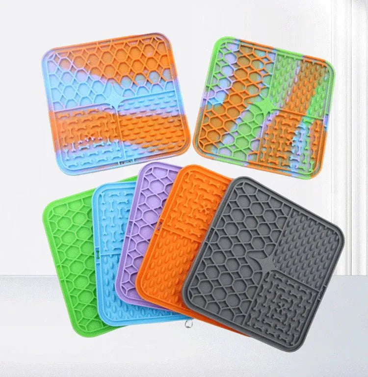 Silicone Lick Mat for Dogs & Cats – Anxiety Relief Slow Feeder