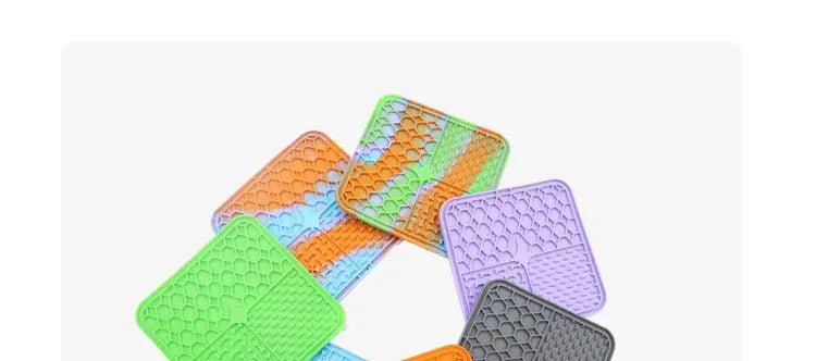 Silicone Lick Mat for Dogs & Cats – Anxiety Relief Slow Feeder